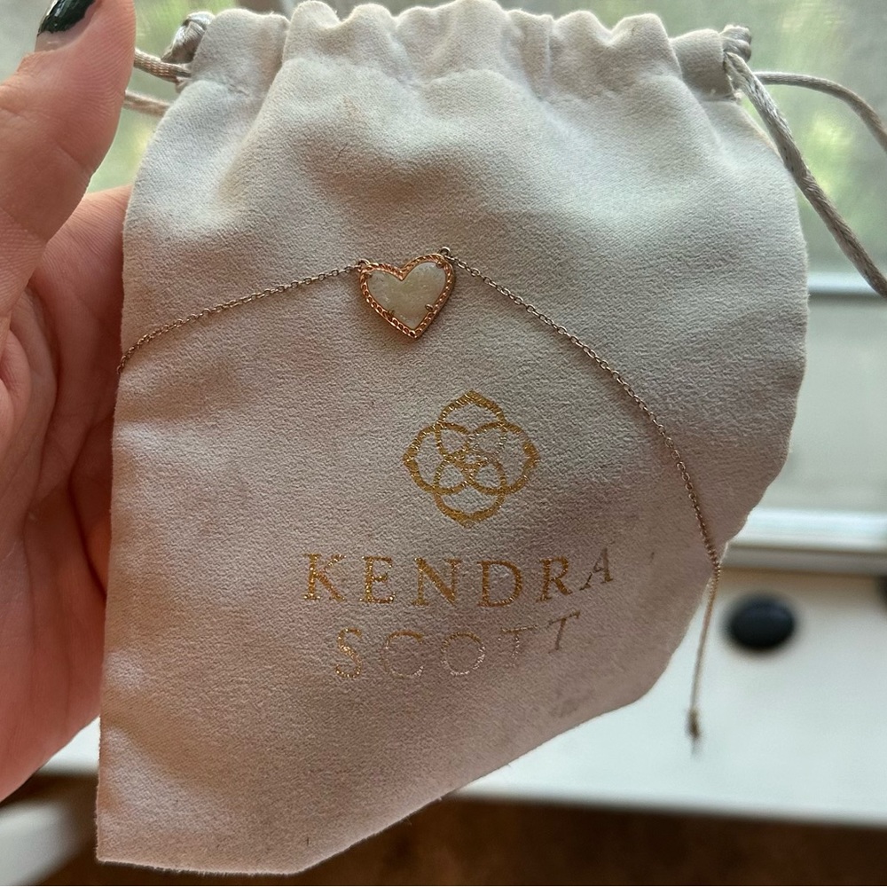 ari heart white gold kendra scott necklace 🤍